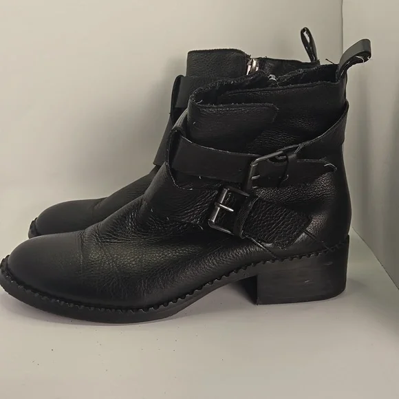 Gentle Souls Leather Moto Booties Ankle Boots Buckles Black Sz 9 Edgy Boho - Picture 3 of 11
